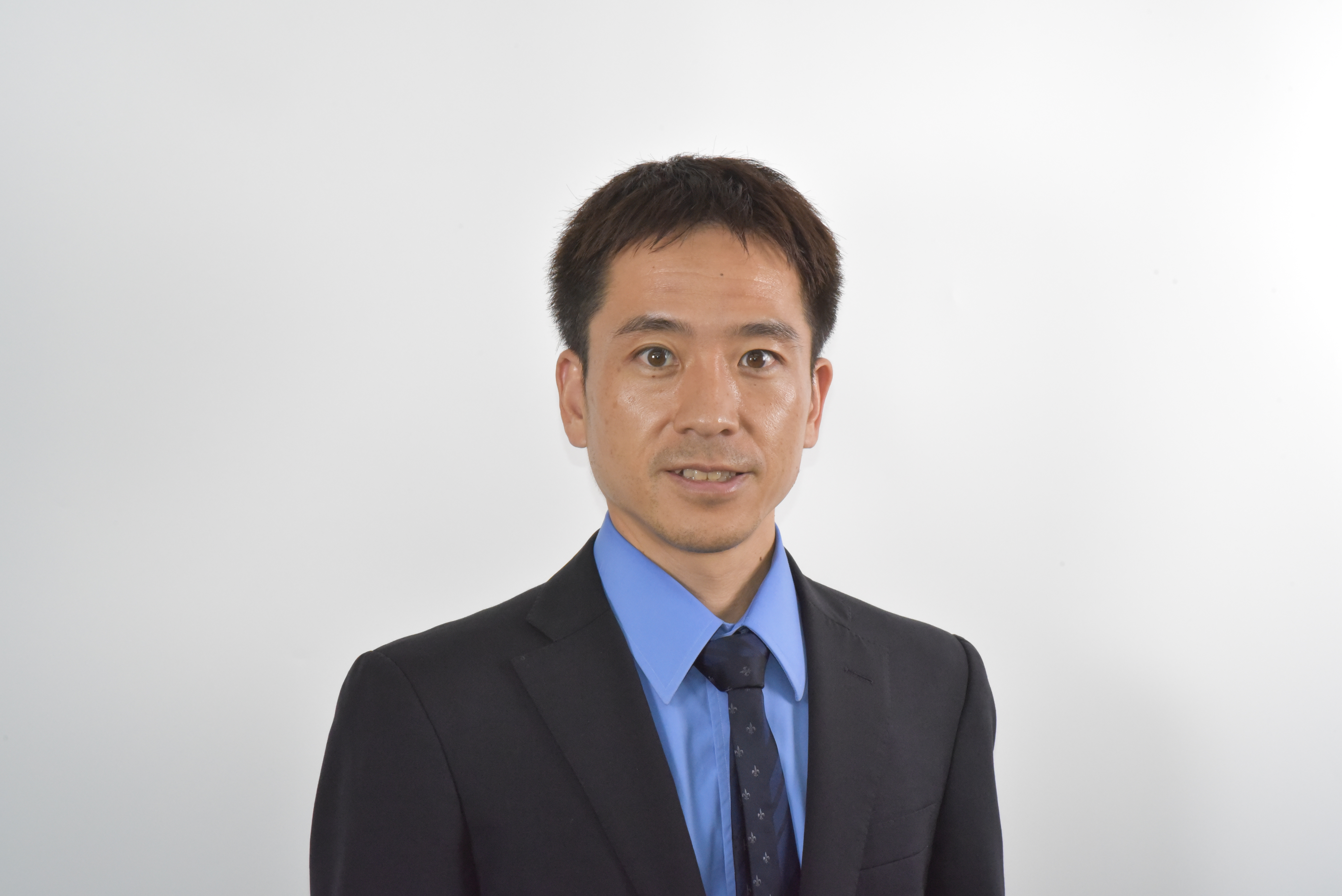 講師