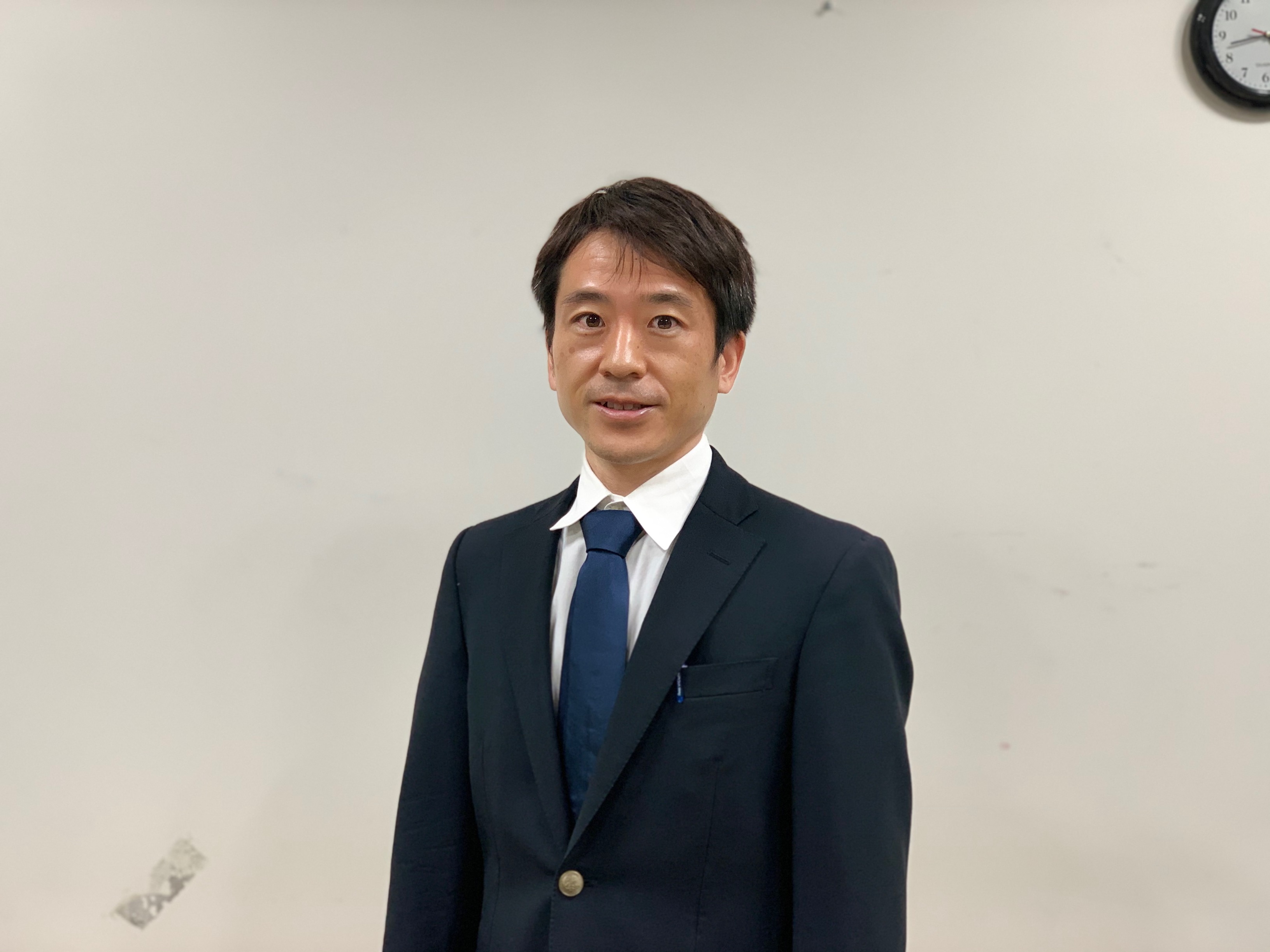 講師
